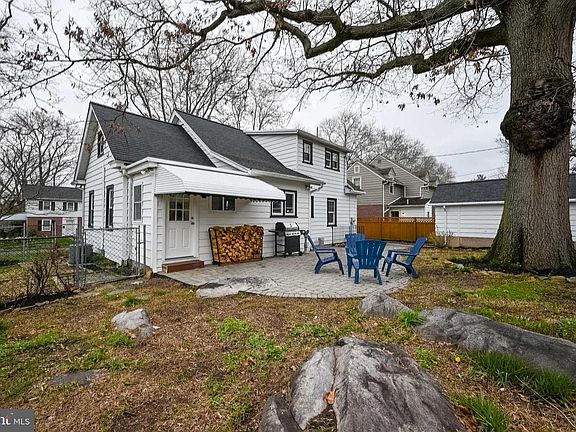 5th image of 15 Wier Ave