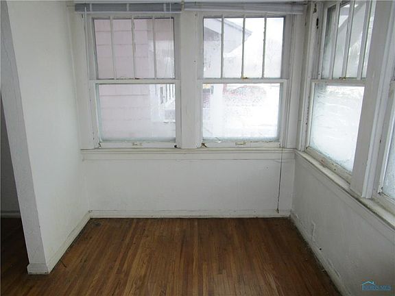3rd image of 1327 Goodale Ave