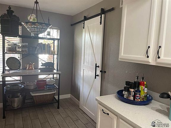 3rd image of 1405 E Torrey Pines Cir