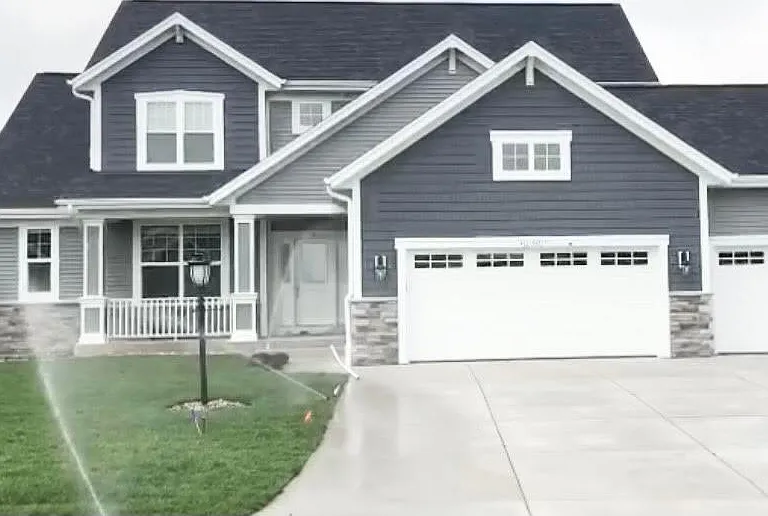 W223N4537 Boxleaf Ln — Photo 1