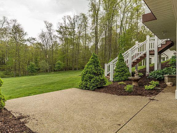 5th image of 124 Misty Meadows Dr