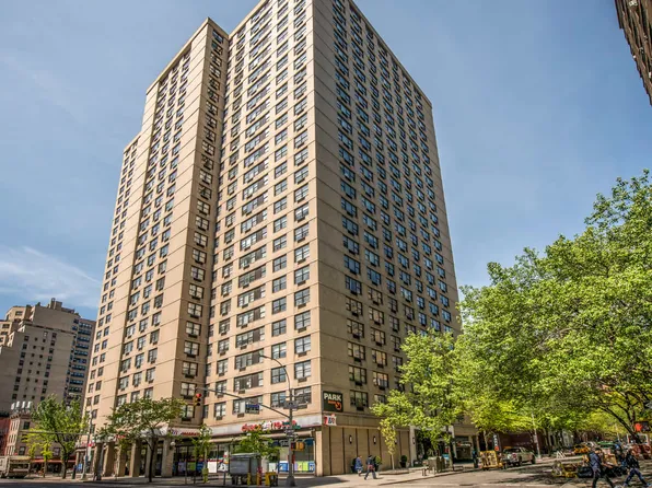 240 East 27th Street 26A image 2 of 41