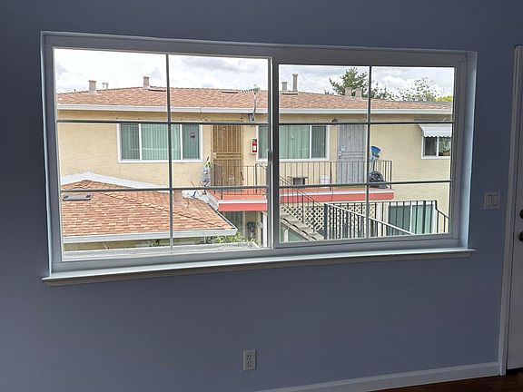 5th image of 3183 Williamsburg Dr #3
