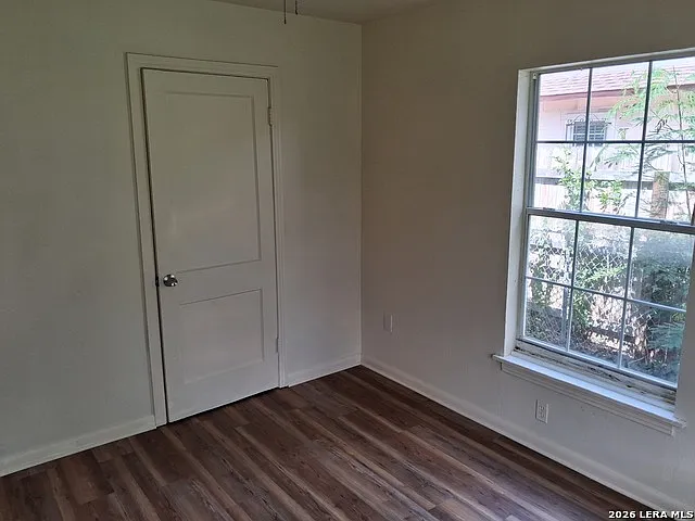 3 bed, 1.0 bath, 1428 sqft, $1,500 — Photo 3