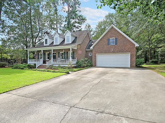 3rd image of 8639 Arthur Hills Cir