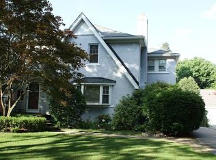 26074 Dundee Rd, Huntington Woods, MI 48070