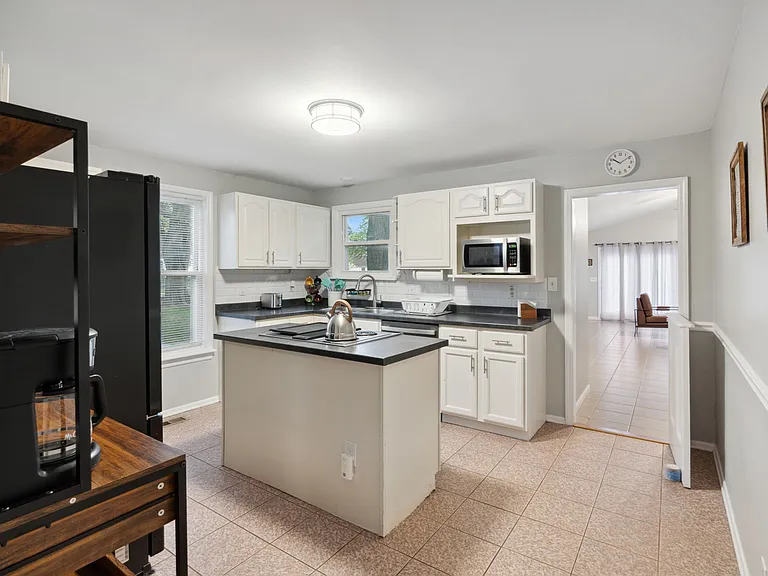 2415 Telegraph Rd — Photo 11