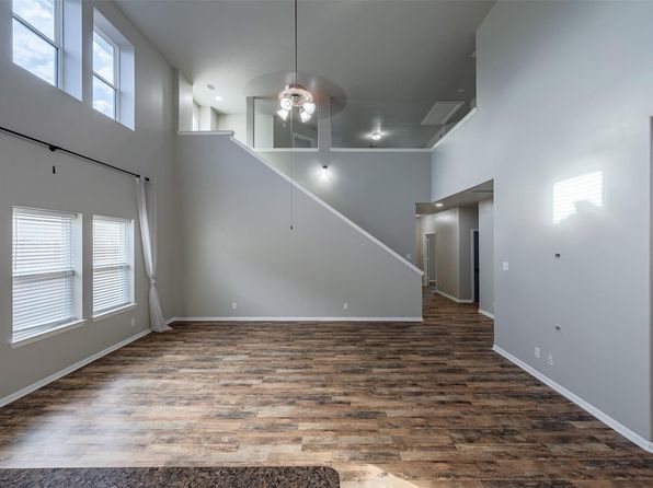 18318 Canary Bluff Ln