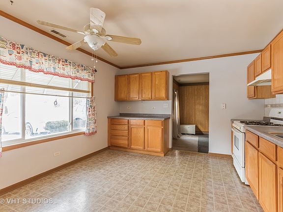 3rd image of 25450 W Lincoln Dr