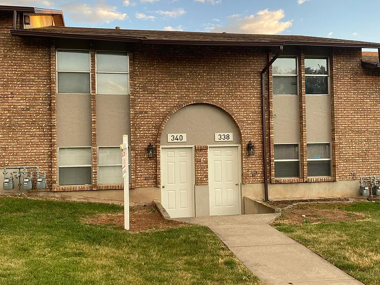338 E Center St — Photo 1