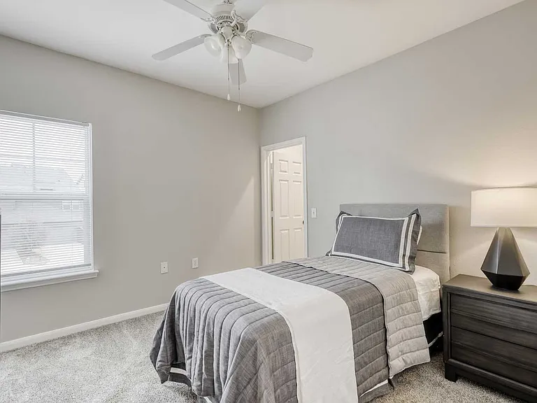 Worthington Point Apartments — Photo 31