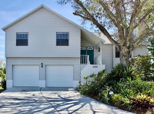 12693 Pine Way Dr, Largo, FL 33773