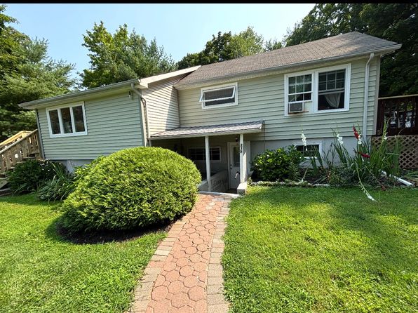 23 Buttonwood Rd APT D