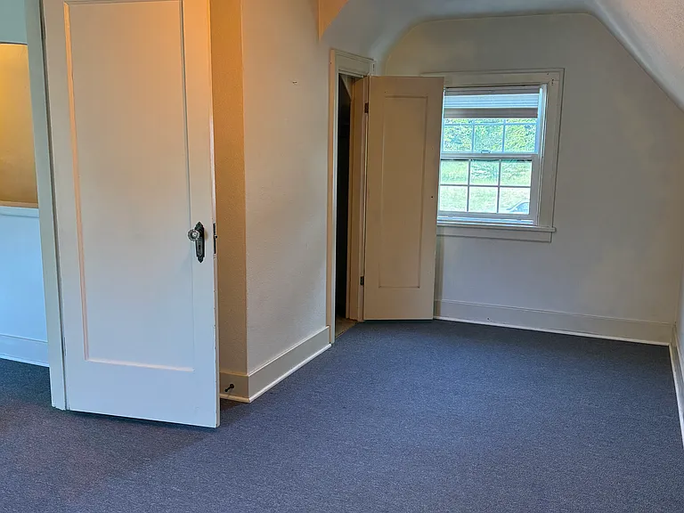 3rd bedroom upstairs with closet
