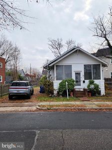 1 E Custis Ave, Alexandria, VA, 22301