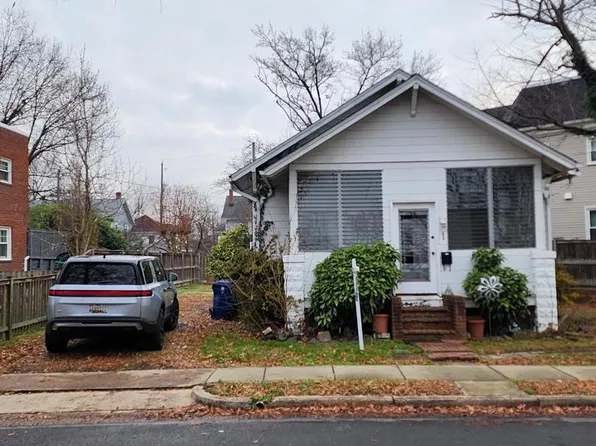 1 E Custis Ave, Alexandria, VA 22301