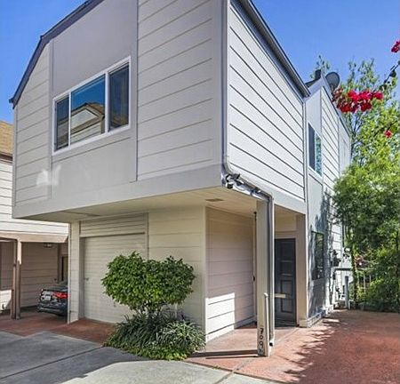 2nd image of 709 Micheltorena St