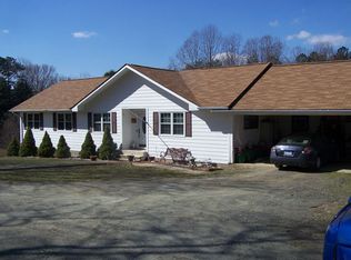 163 Braxton Ln, Mount Airy, NC 27030