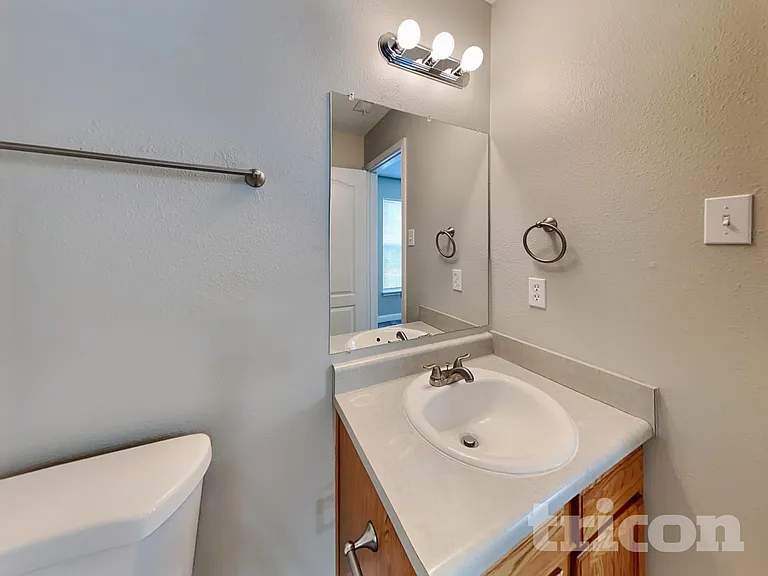 1840 Blackmore Dr — Photo 8