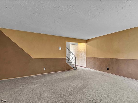 5th image of 6051 Glenway Dr APT Q