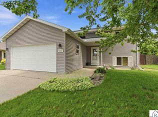2208 Fairbanks Dr, North Mankato, MN 56003