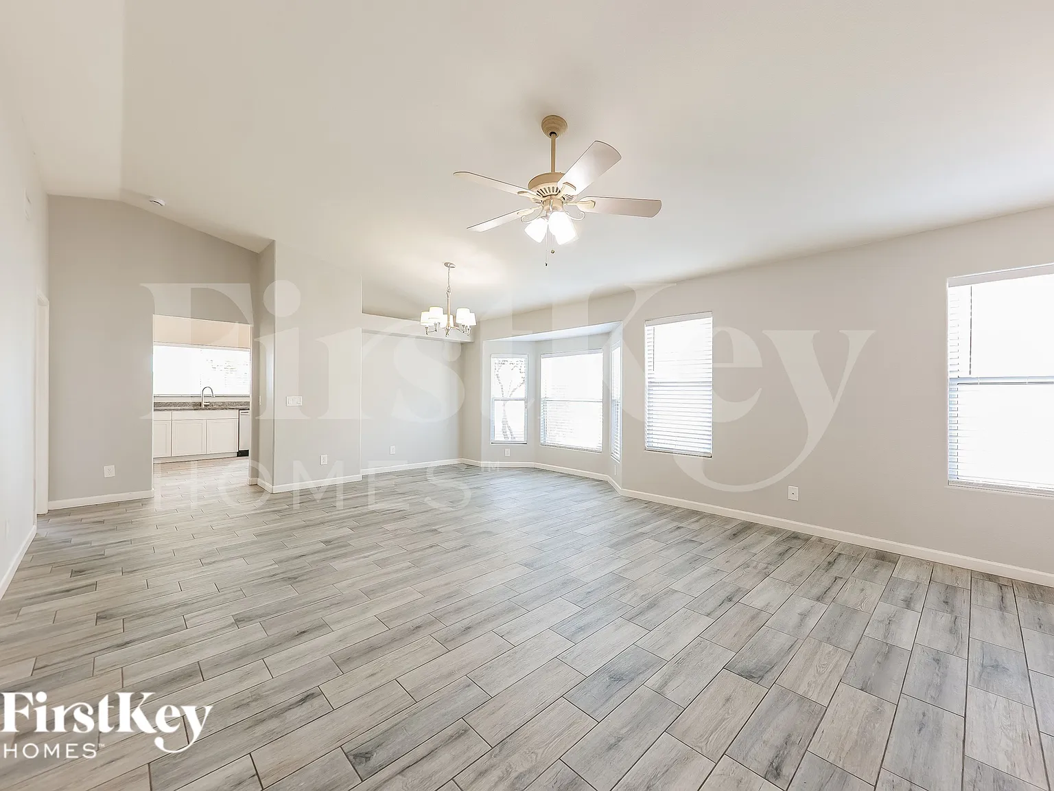 3 bed, 2.0 bath, 1284 sqft, $1,930 — Photo 3