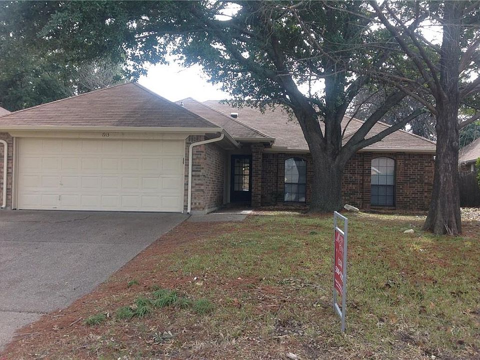 1st image of 1913 Ashley Dr