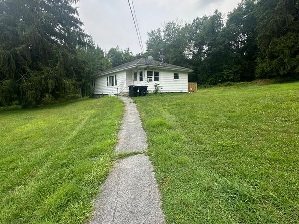 105 Lake Rd