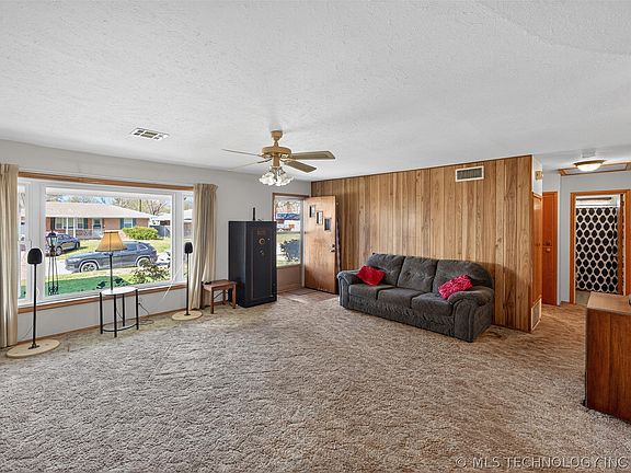 5th image of 4105 Fleetwood Dr