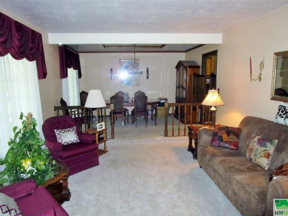 2nd image of 300 Broadmoor Dr