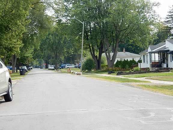 5th image of 6737 Burr St