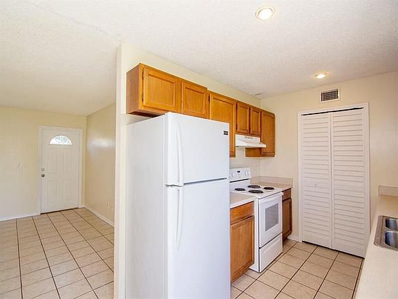 2nd image of 1190 SE Puritan Ln