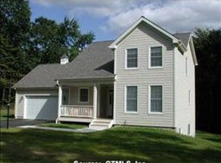 22 Pendelton Farm Ln, Groton, CT 06355