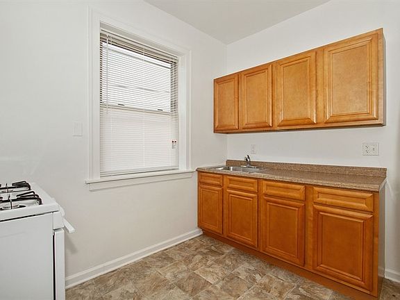3rd image of 7915-19 S Hermitage Ave #5552