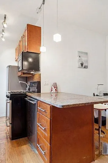 333 4th St #4E — Photo 2