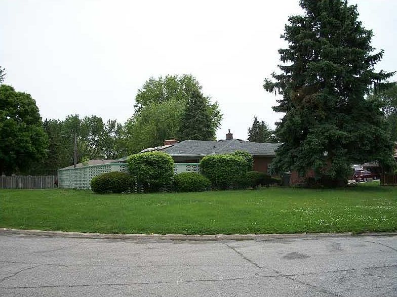 2nd image of 160 E Valley View Dr
