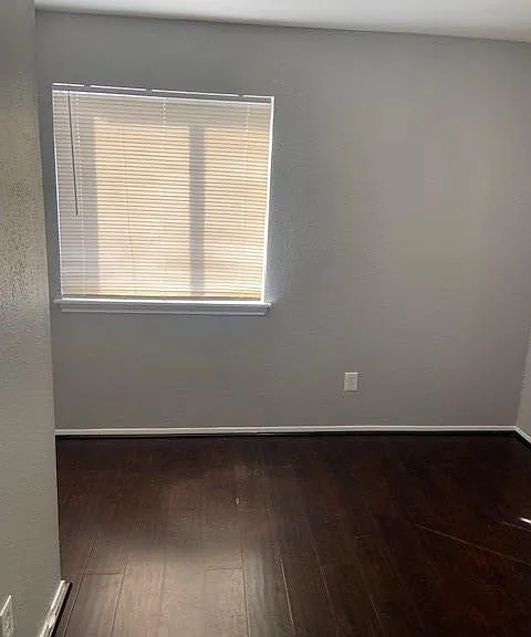 12533 Manor Ct — Photo 11