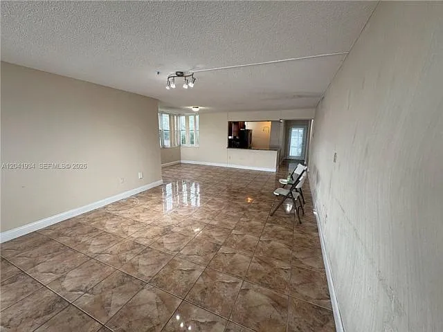 1075 NE Miami Gardens Dr #211 — Photo 10