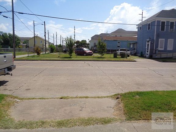 5th image of 713 37th St