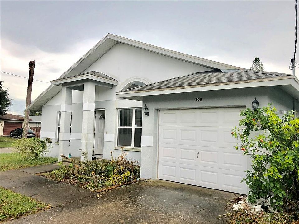 1st image of 300 72nd Ave N