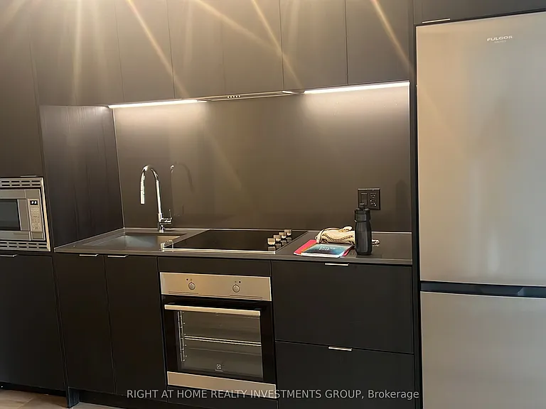 1 Jarvis St #327 — Photo 2