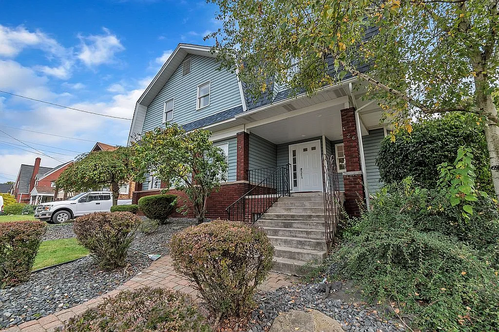 426 Spring St photo 1