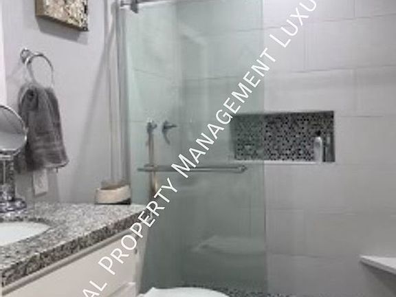 3rd image of 2807 Beauchamp St #11