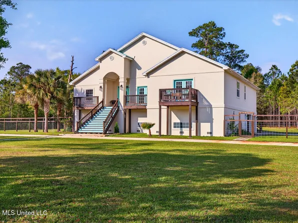 301 Prentiss Rd, Pass Christian, MS 39571