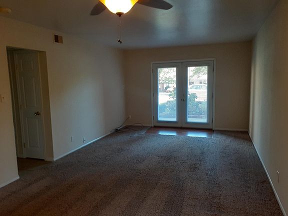 4th image of 1011 Queen Ann Dr #5