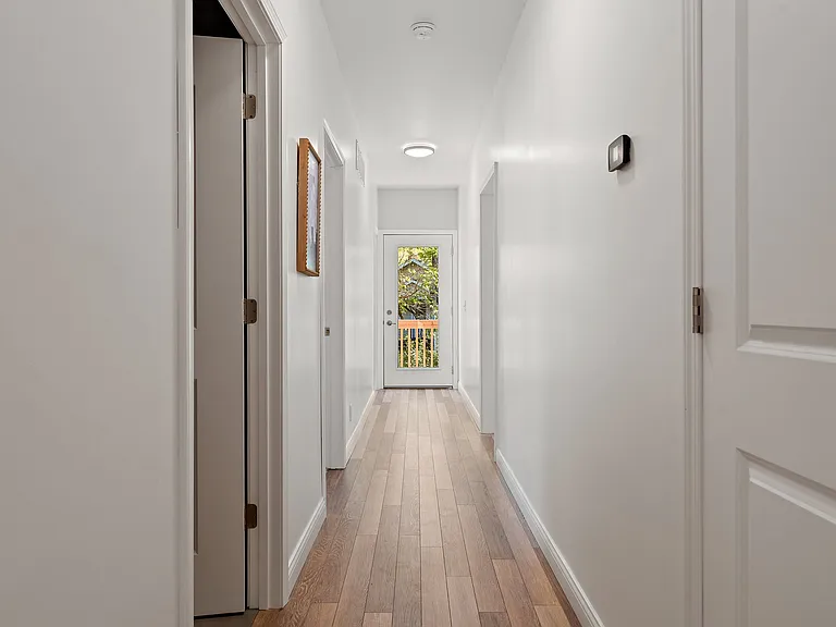 207 Twilight Dr — Photo 32