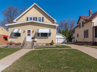609 E Oak St, Juneau, WI 53039