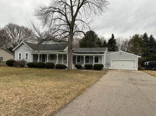 422 Randall Rd, Norton Shores, MI 49441