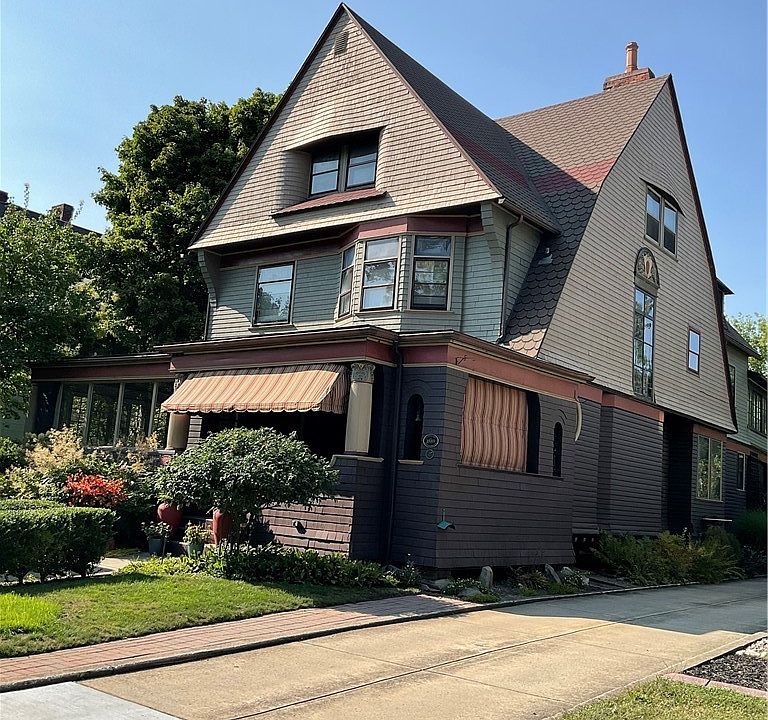 1st image of 332 Goundry St