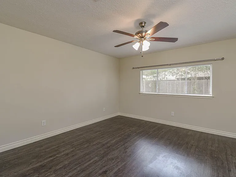 4922 Bridgemont Ln — Photo 13